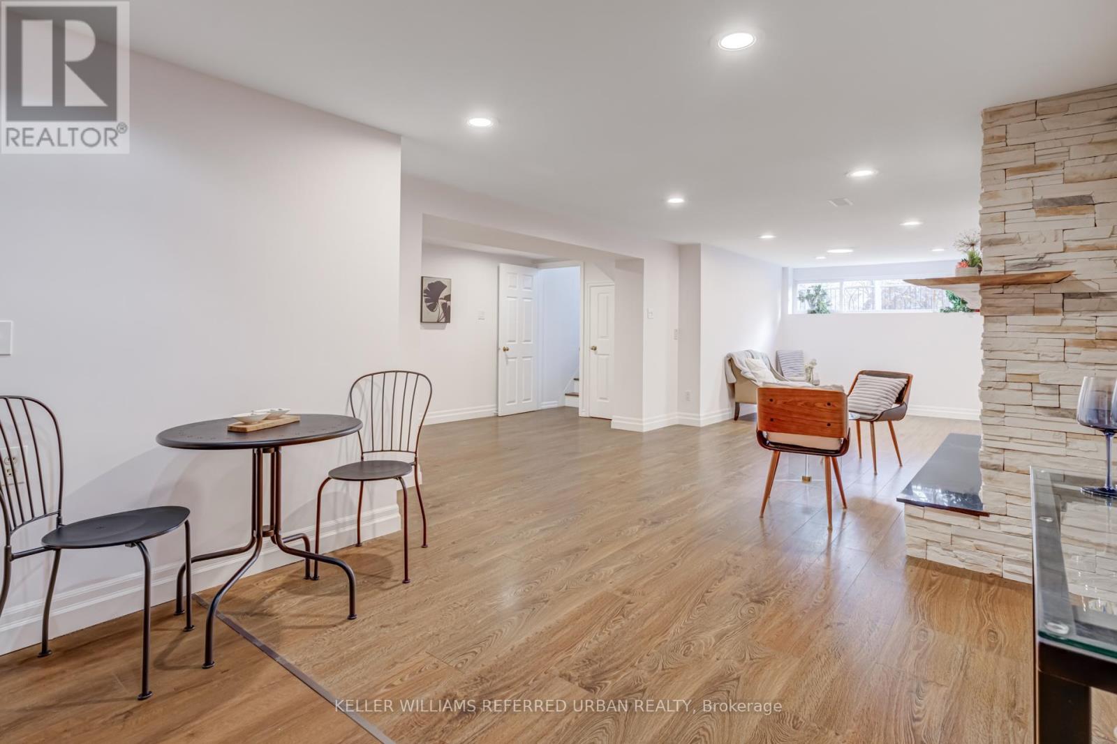 1005 Dormer Street, Mississauga, Ontario  L5E 1T7 - Photo 39 - W12578012