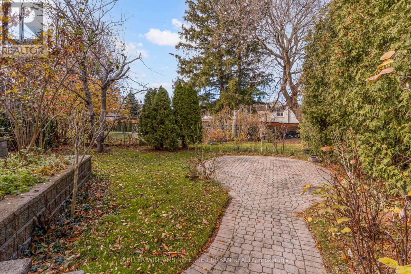 1005 Dormer Street, Mississauga, Ontario  L5E 1T7 - Photo 49 - W12578012