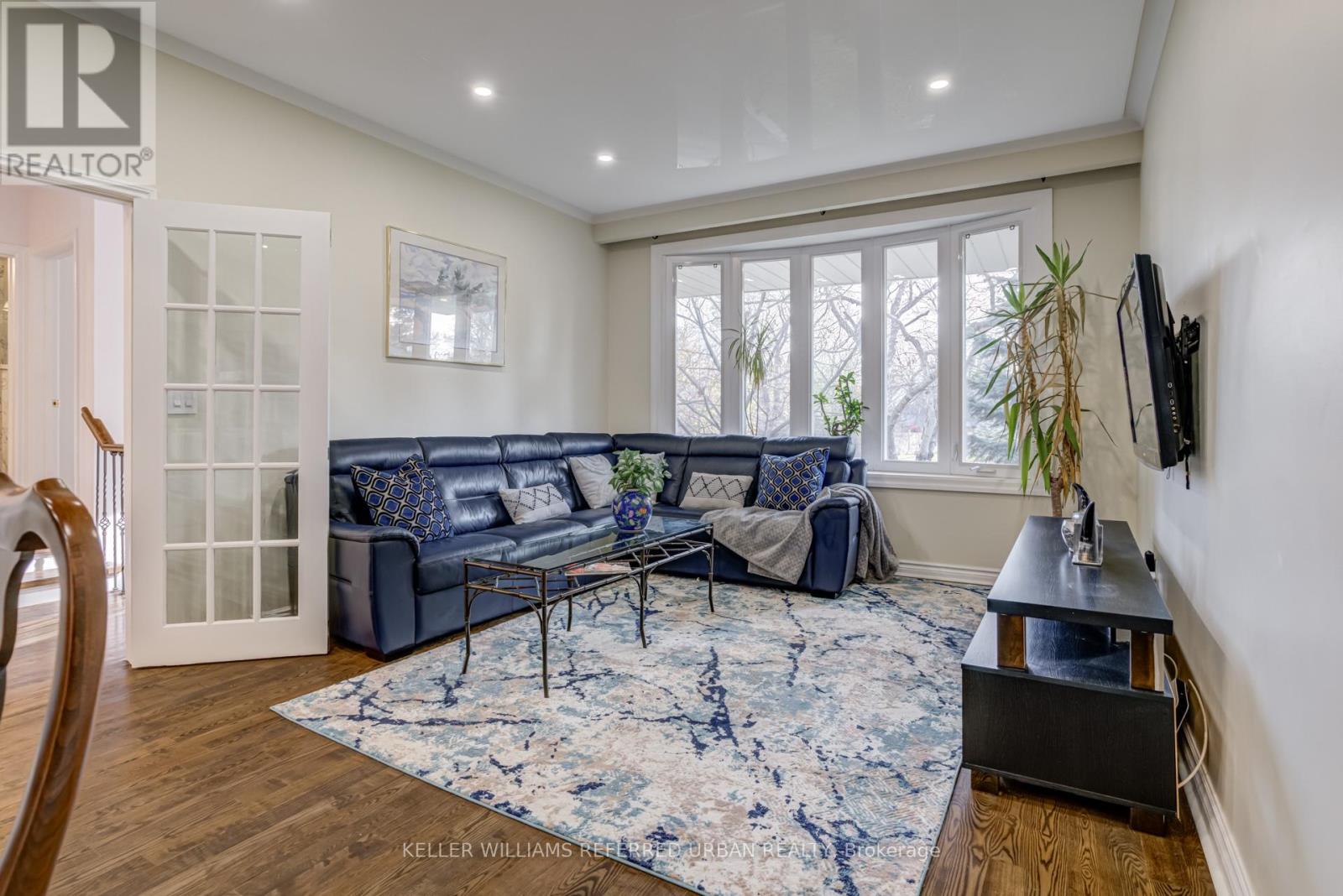 1005 Dormer Street, Mississauga, Ontario  L5E 1T7 - Photo 7 - W12578012