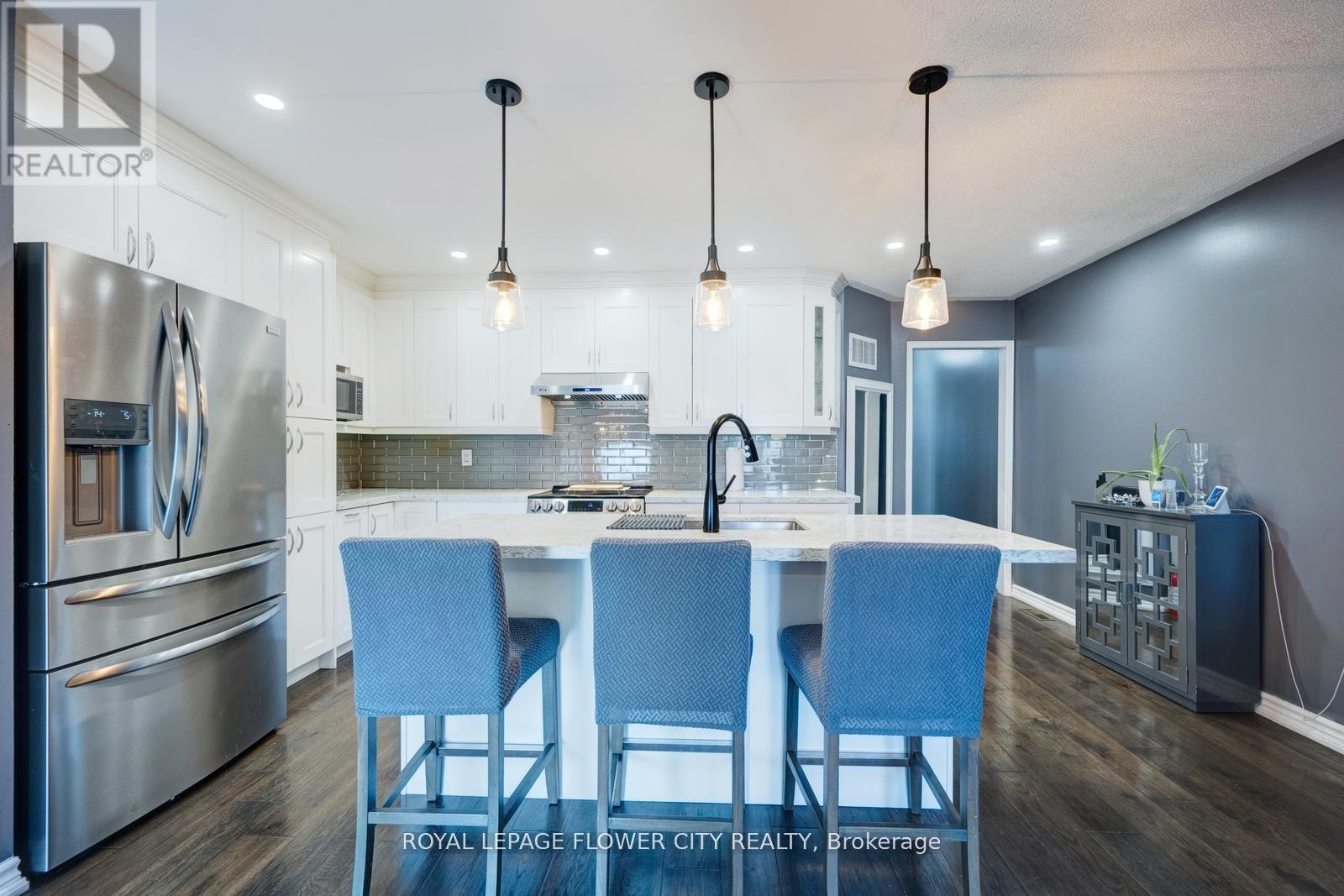 607 Rossellini Drive, Mississauga, Ontario  L5W 1M5 - Photo 16 - W12578014