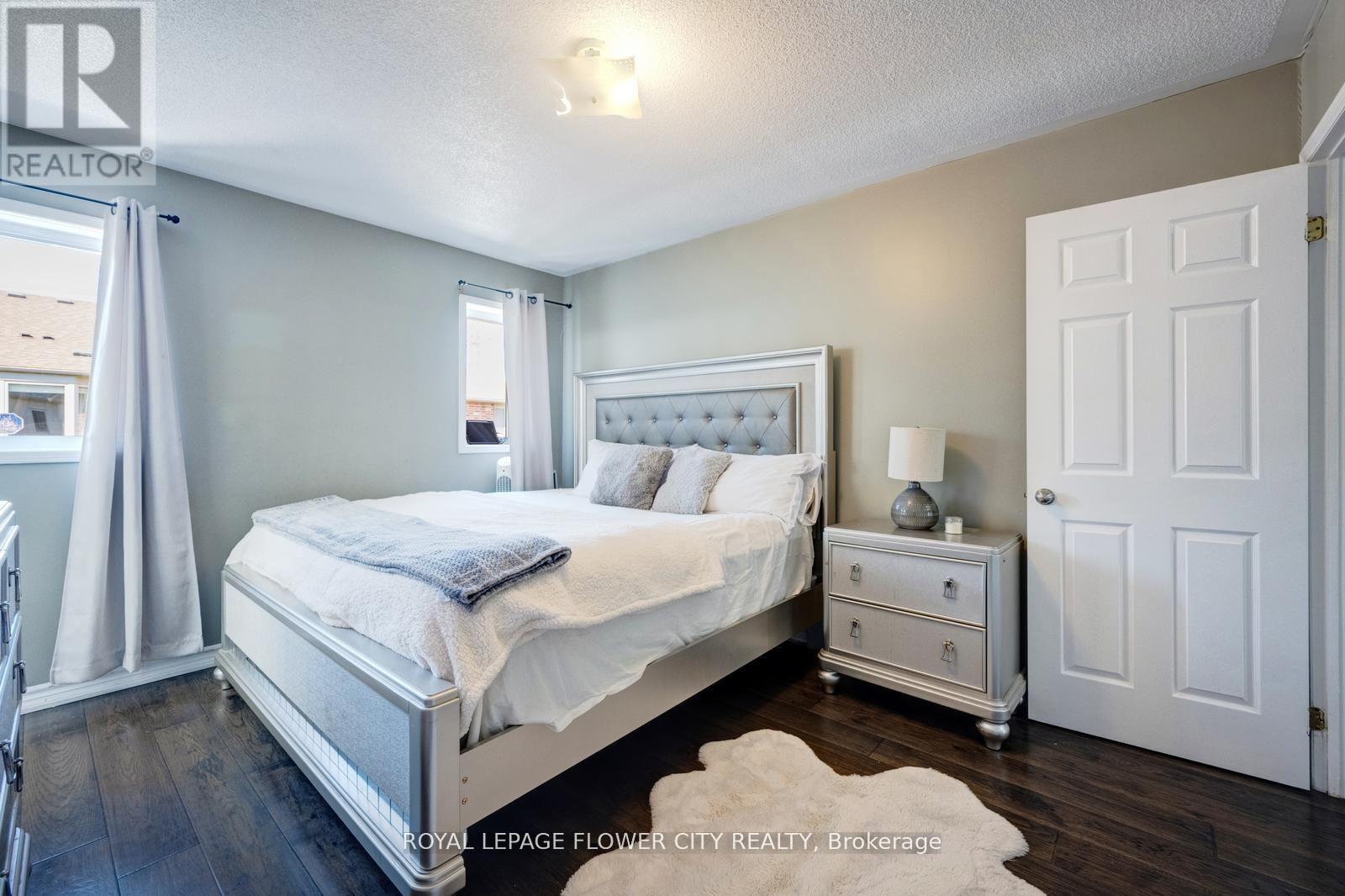 607 Rossellini Drive, Mississauga, Ontario  L5W 1M5 - Photo 18 - W12578014