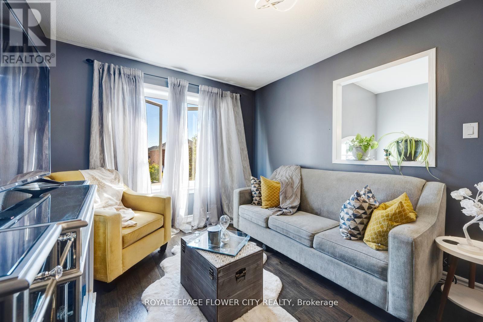 607 Rossellini Drive, Mississauga, Ontario  L5W 1M5 - Photo 6 - W12578014