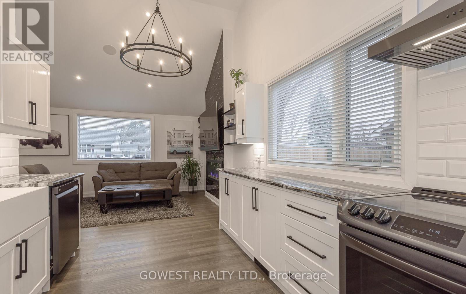 36 Normandy Boulevard, Halton Hills, Ontario  L7G 1W1 - Photo 15 - W12578036