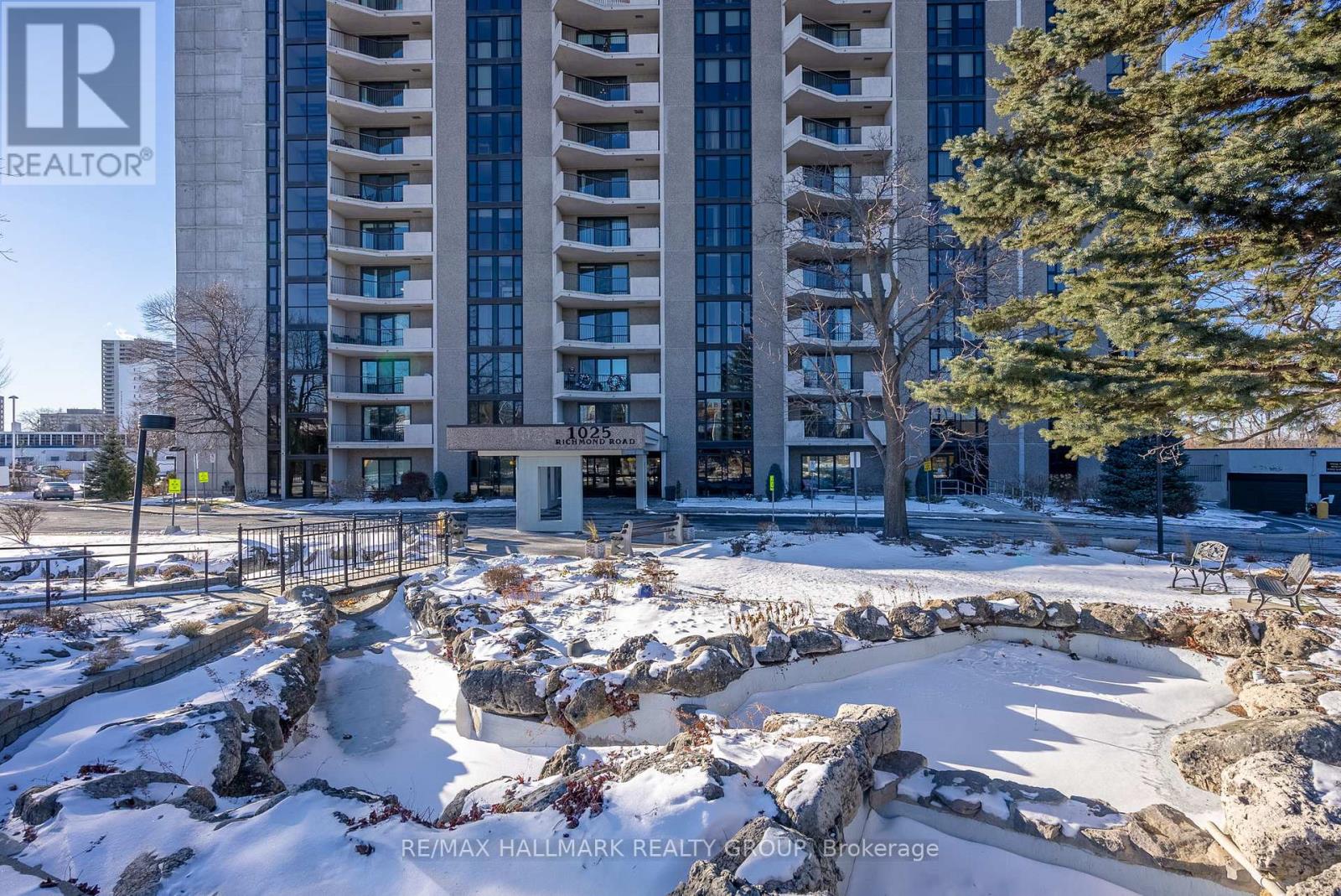 406 - 1025 Richmond Road, Ottawa, Ontario  K2B 8G8 - Photo 2 - X12578126