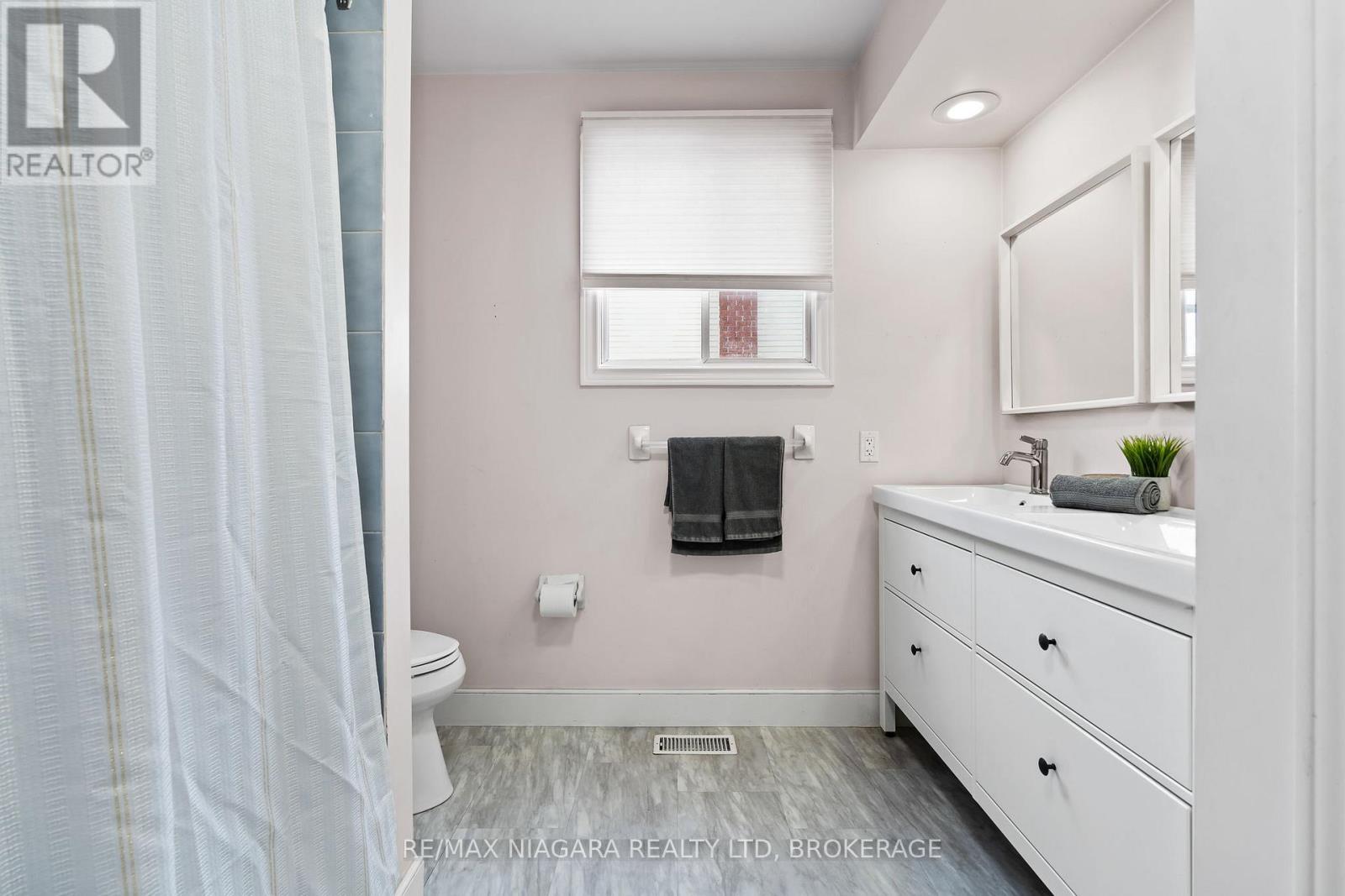 22 Michelle Drive, St. Catharines (Grapeview), Ontario  L2S 3G7 - Photo 18 - X12578058