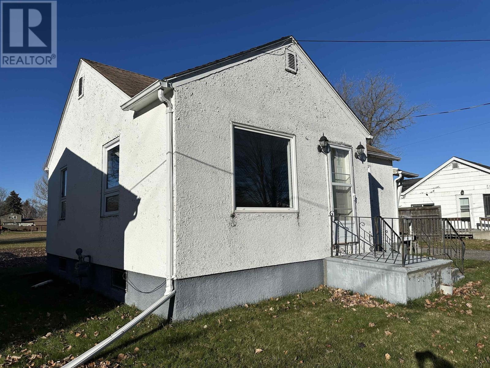 831 Minnie Ave, Fort Frances, Ontario  P9A 2P9 - Photo 2 - TB253558