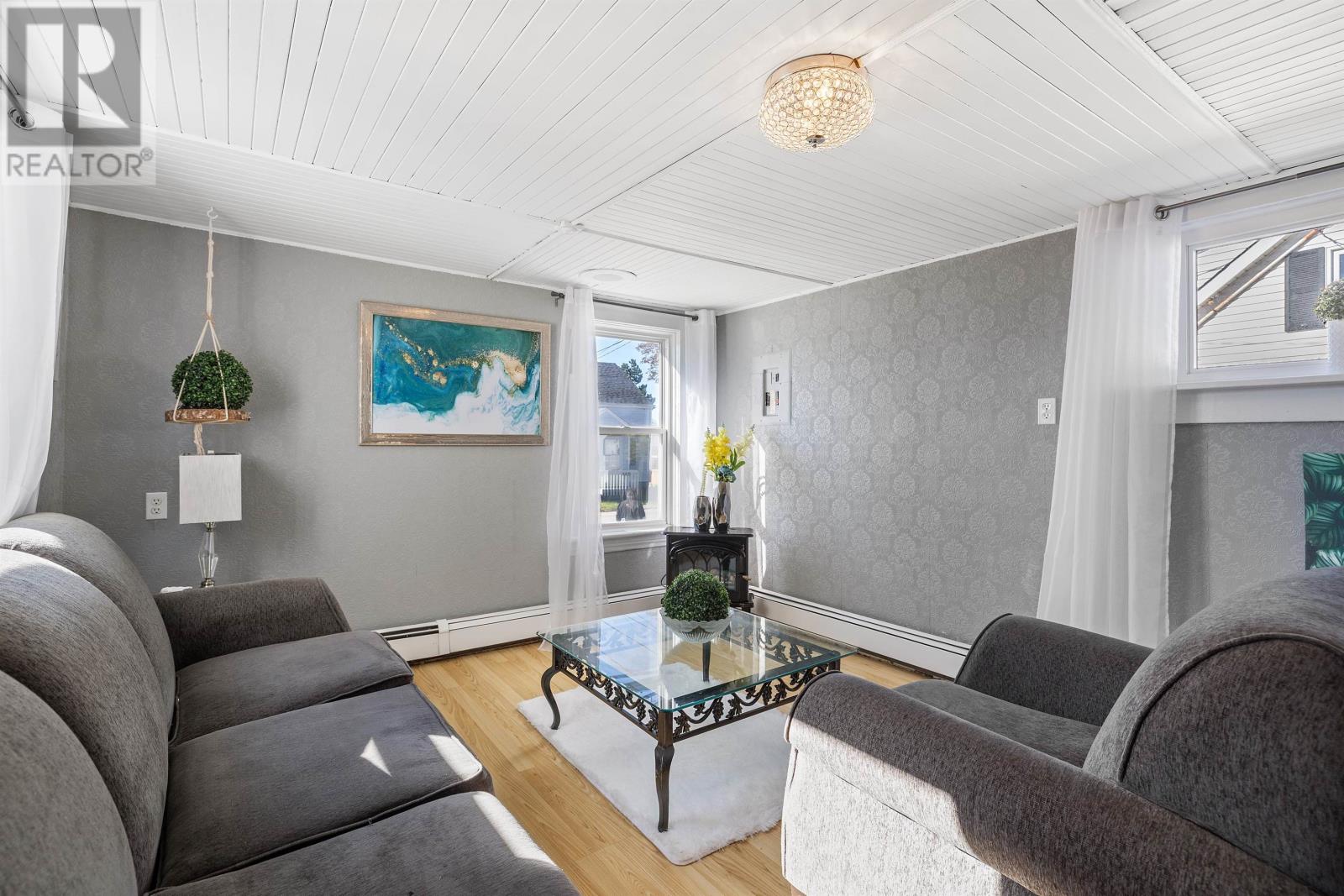 439a Notre Dame Street, Summerside, Prince Edward Island  C1N 1S8 - Photo 9 - 202528559