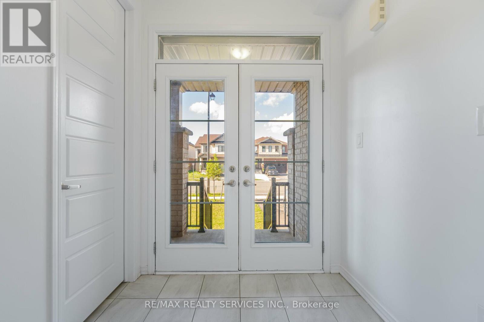 251 Bedrock Drive, Hamilton, Ontario  L8J 0M2 - Photo 12 - X12577992