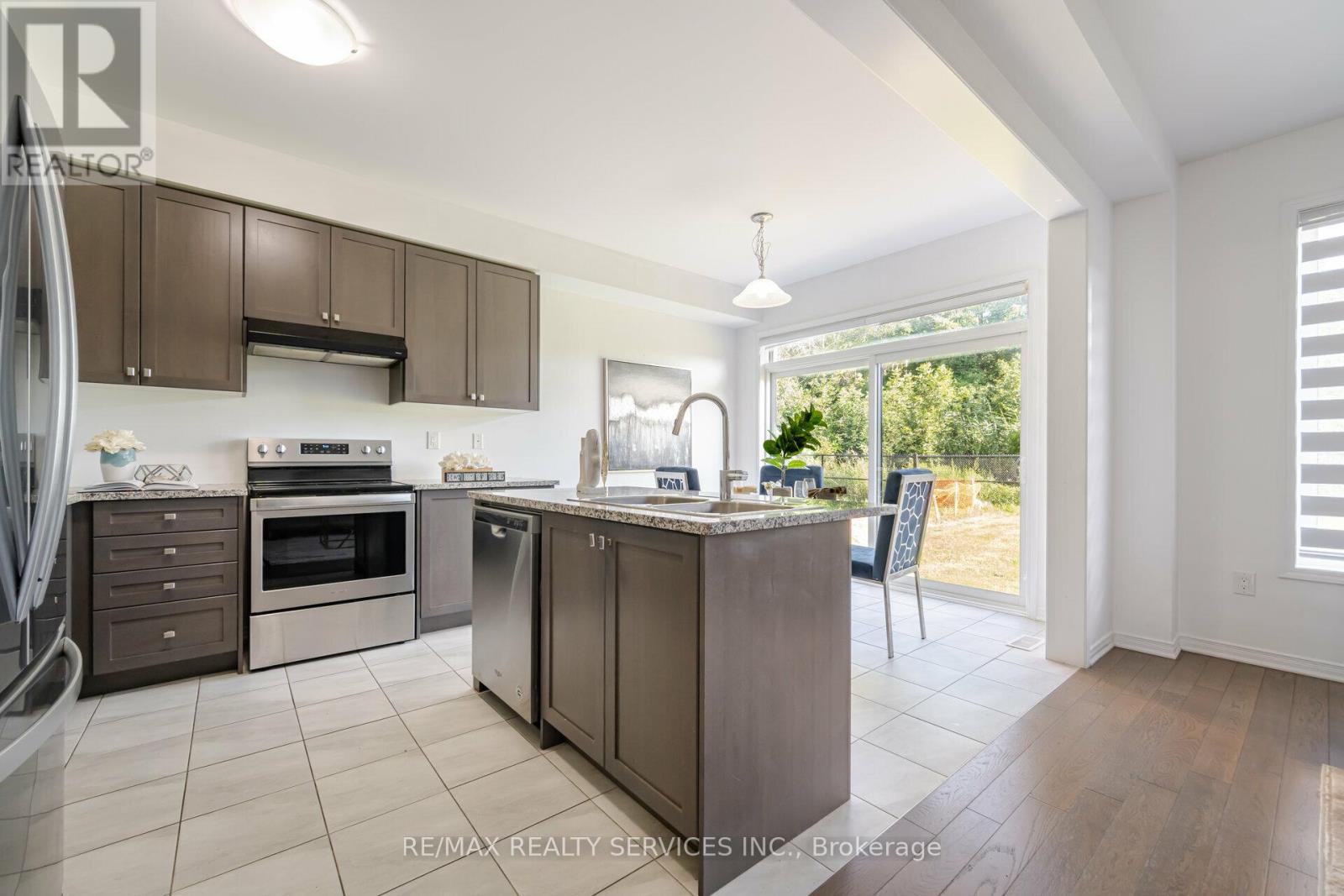 251 Bedrock Drive, Hamilton, Ontario  L8J 0M2 - Photo 19 - X12577992