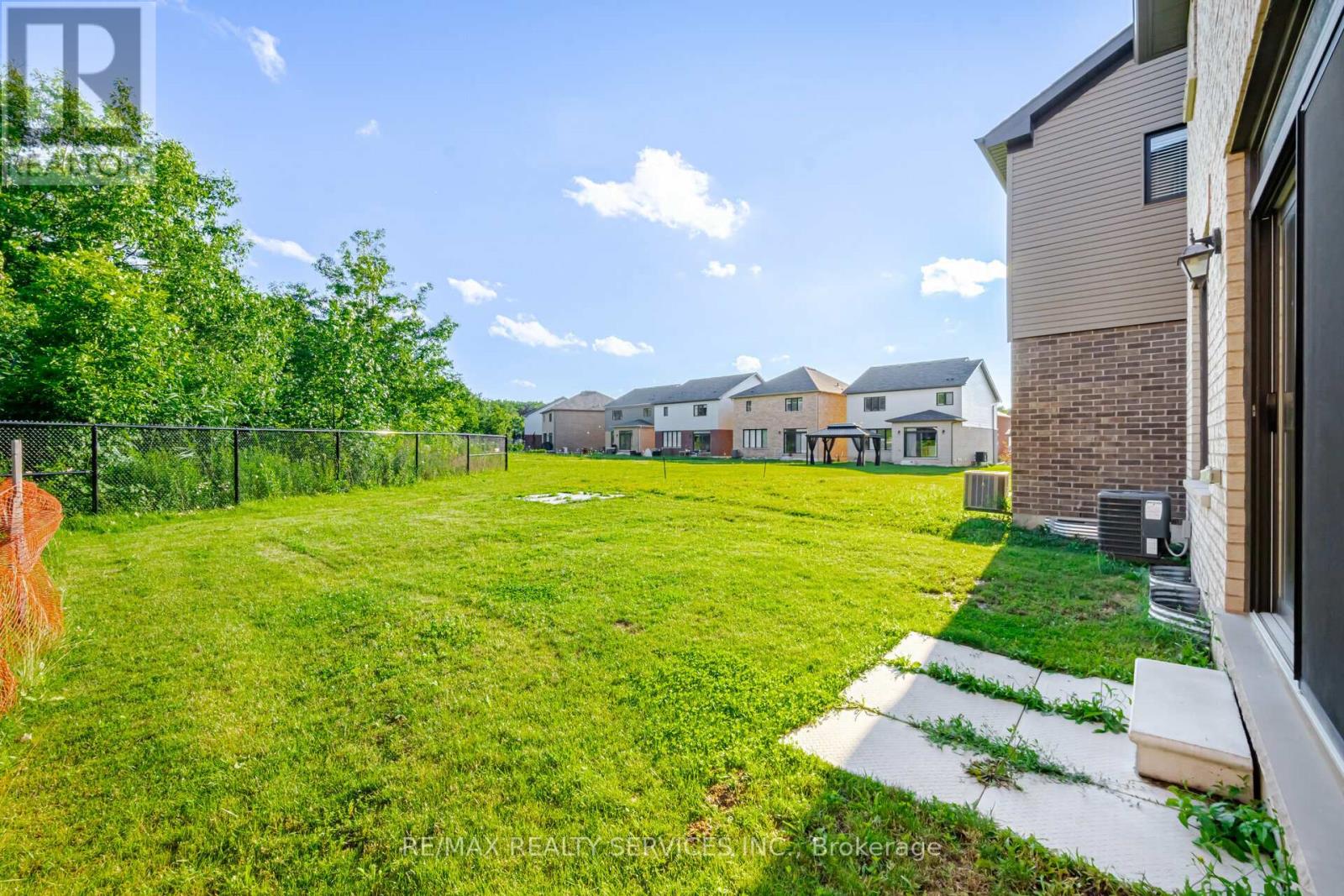 251 Bedrock Drive, Hamilton, Ontario  L8J 0M2 - Photo 38 - X12577992