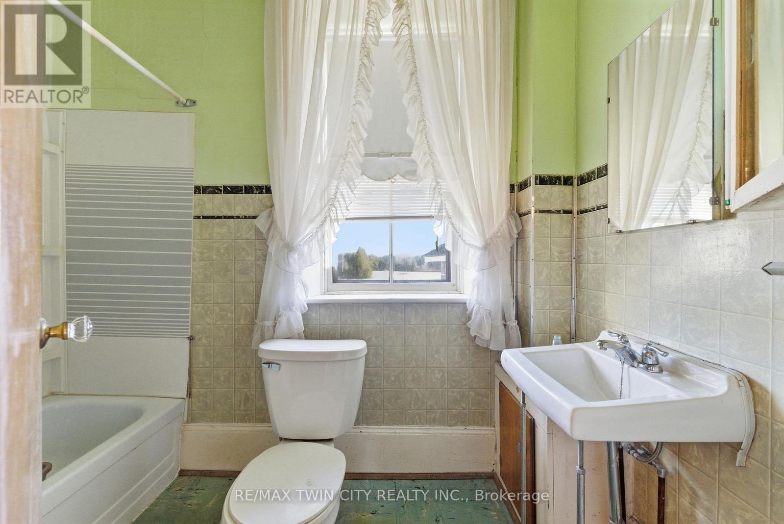 1804 Gore Road, Hamilton, Ontario  N0B 2J0 - Photo 19 - X12578000