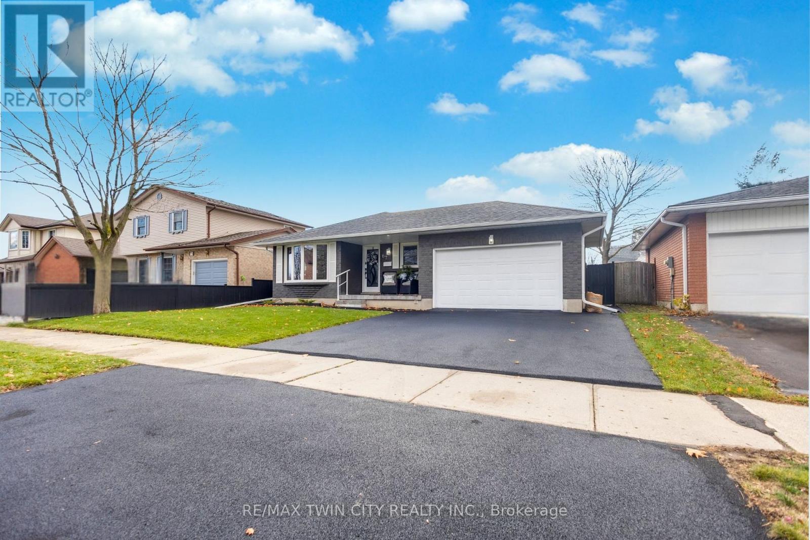 67 West Acres Crescent, Kitchener, Ontario  N2N 3G8 - Photo 43 - X12578038