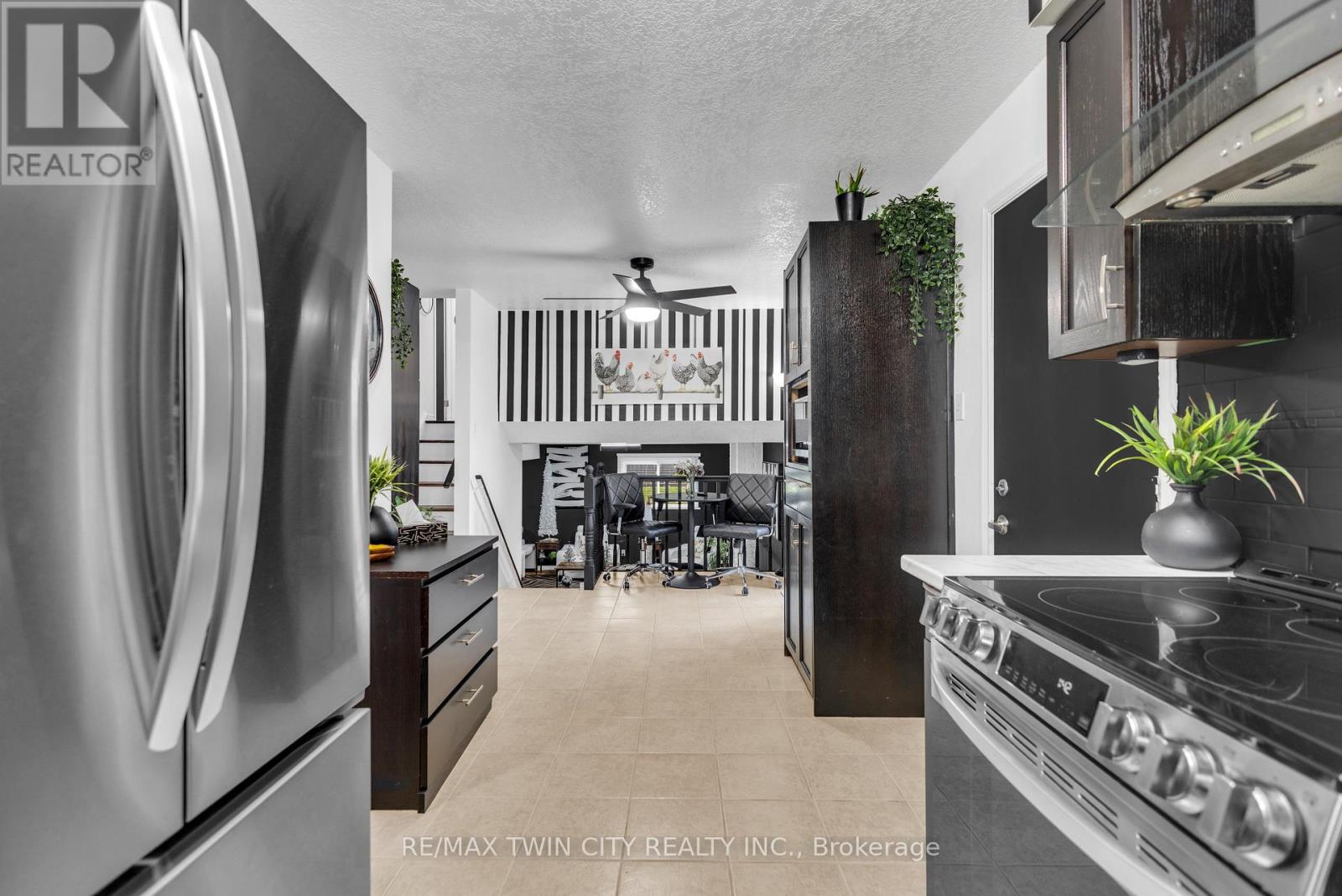 67 West Acres Crescent, Kitchener, Ontario  N2N 3G8 - Photo 8 - X12578038