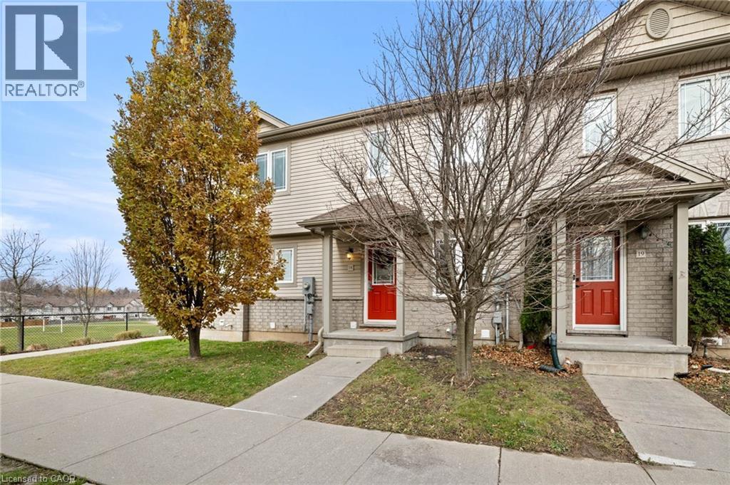 10 Foxglove Crescent Unit# 18, Kitchener, Ontario  N2E 0E1 - Photo 1 - 40790627