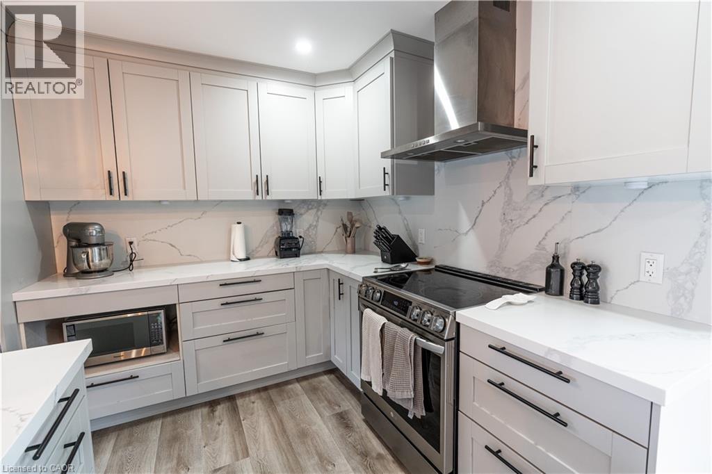 19 Russell Street, Brantford, Ontario  N3R 1Y8 - Photo 11 - 40790586