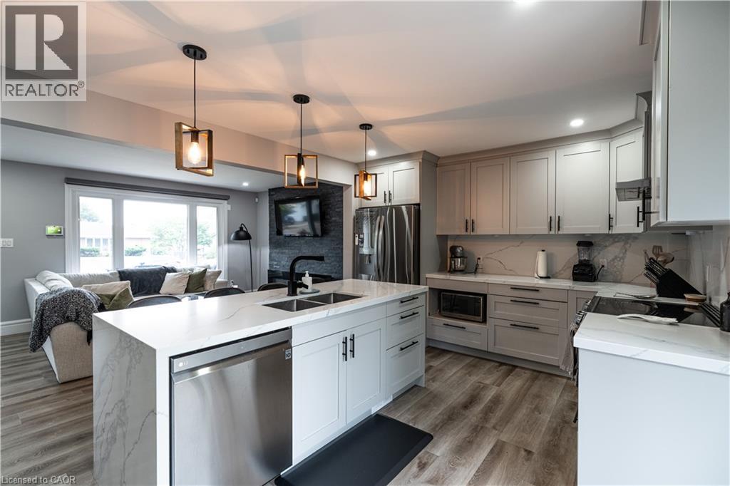 19 Russell Street, Brantford, Ontario  N3R 1Y8 - Photo 12 - 40790586