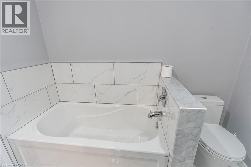 19 Russell Street, Brantford, Ontario  N3R 1Y8 - Photo 15 - 40790586