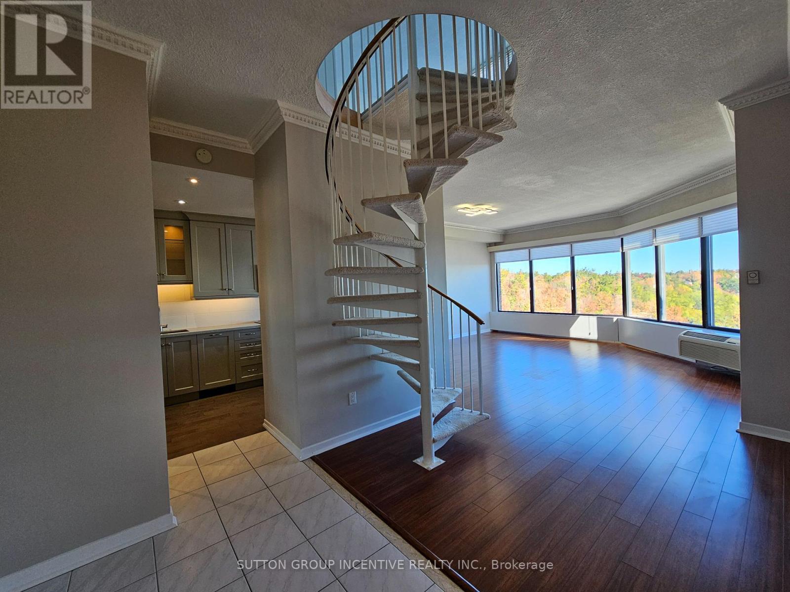 Ph-1503 - 181 Collier Street, Barrie, Ontario  L4M 5L6 - Photo 6 - S12468503