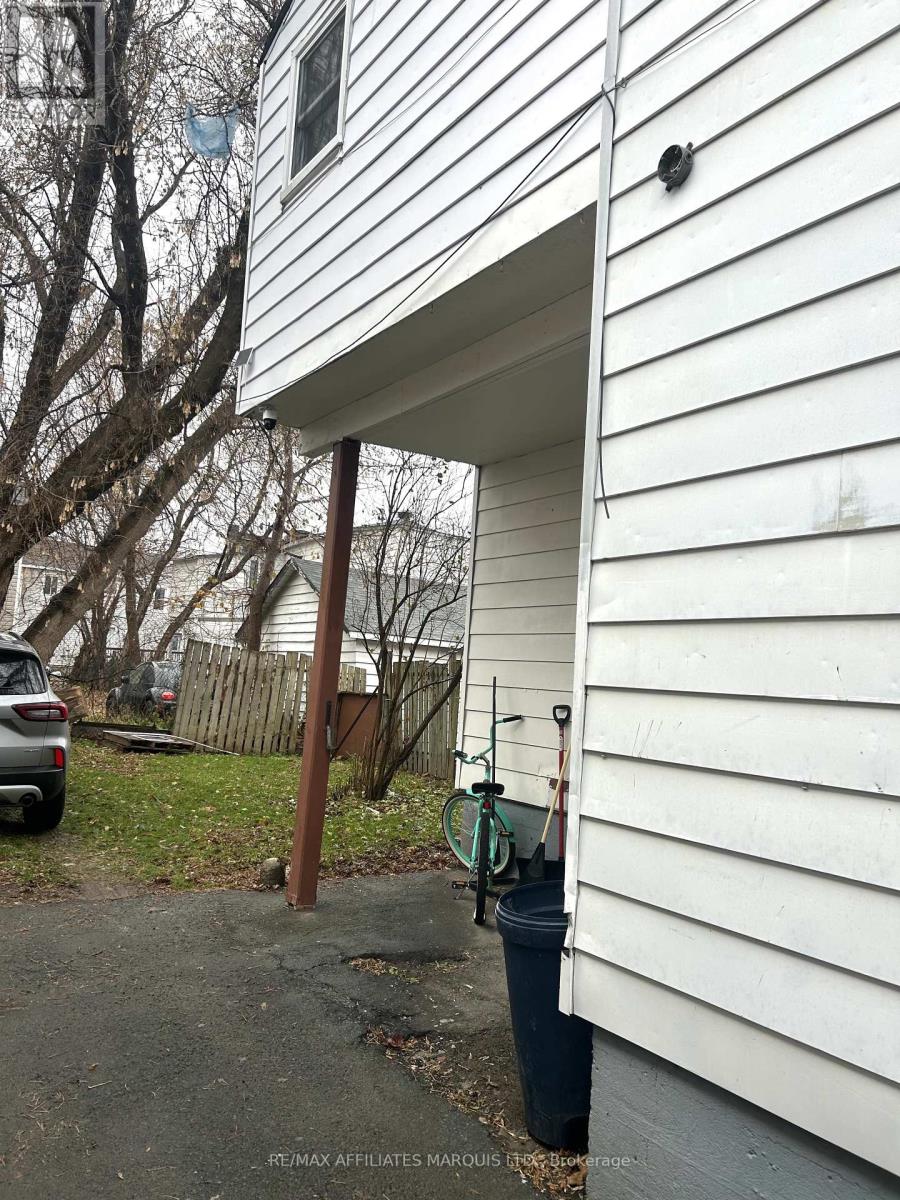 302 Mcconnell Avenue, Cornwall, Ontario K6H 4L5 - Photo 2 - X12578144