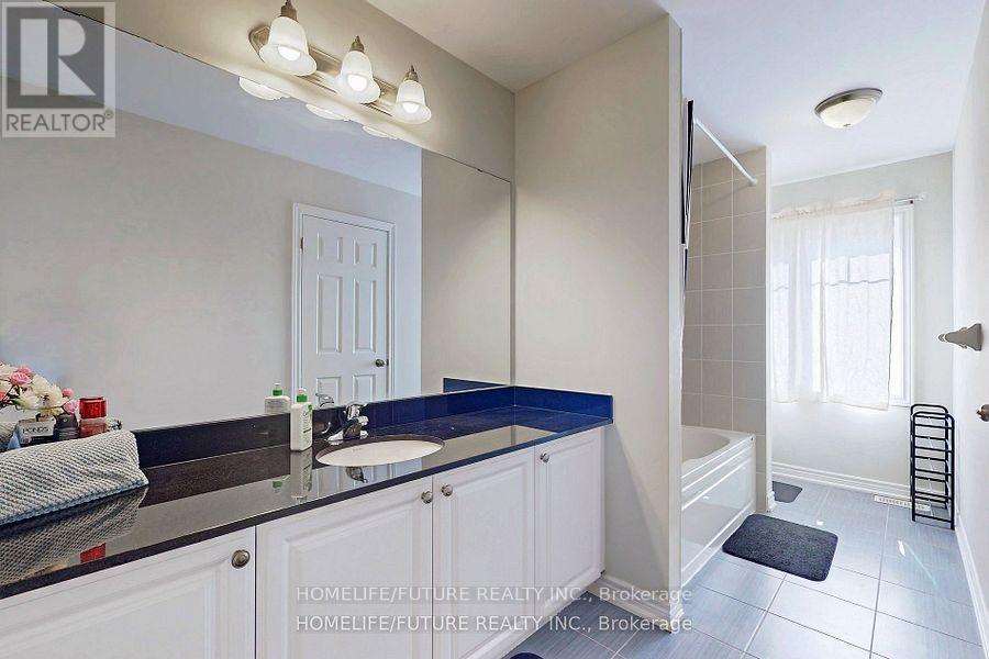 66 Woodgrove Drive, Toronto, Ontario  M1E 3J9 - Photo 13 - E12576990