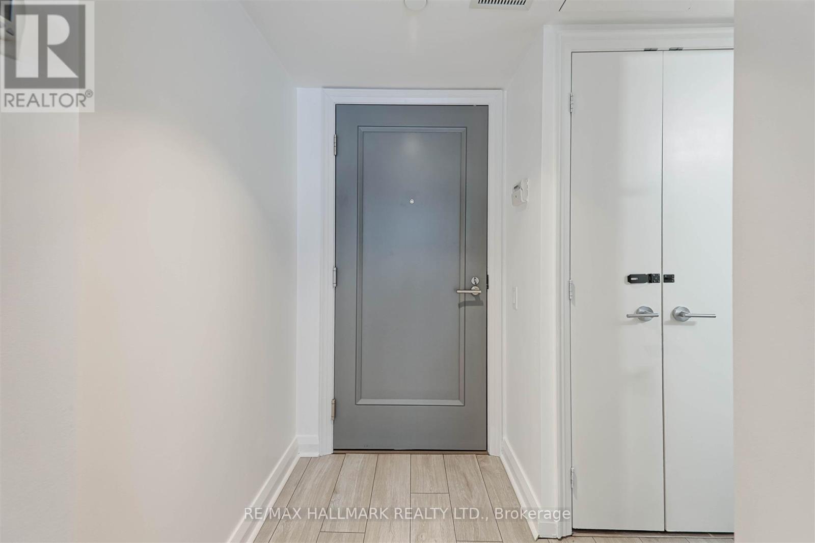 1412 - 155 Yorkville Avenue, Toronto, Ontario  M5R 0B4 - Photo 5 - C12578116