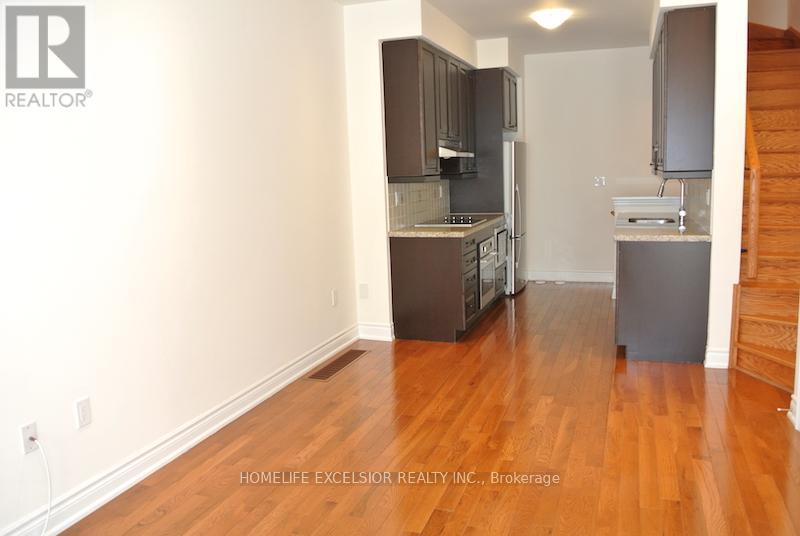 1 - 20 Hargrave Lane, Toronto, Ontario  M4N 0A4 - Photo 3 - C12578132