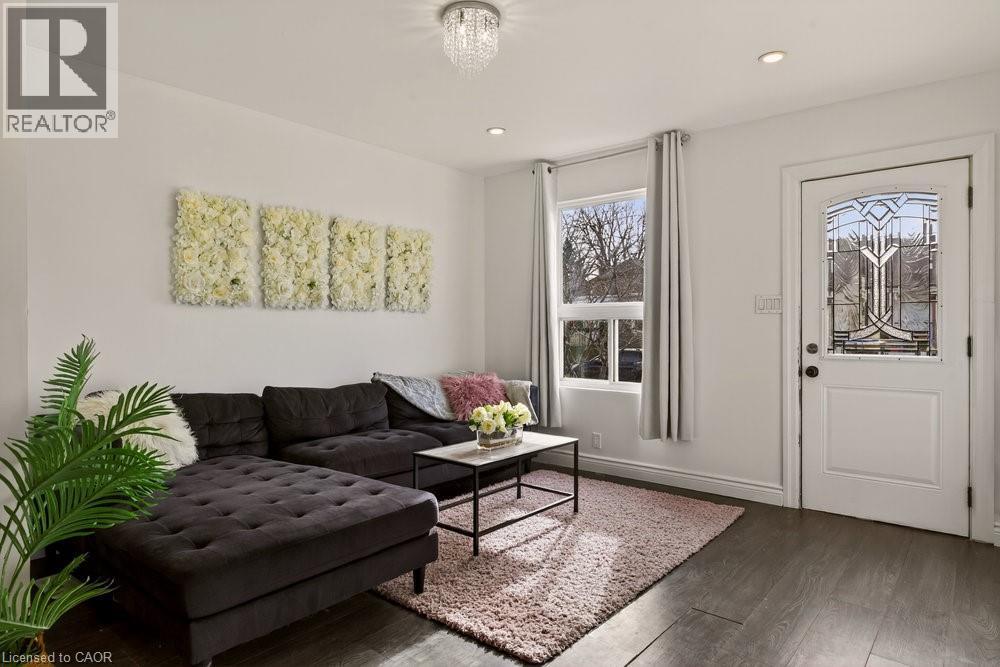 163 Hope Avenue, Hamilton, Ontario  L8H 2E7 - Photo 2 - 40790568