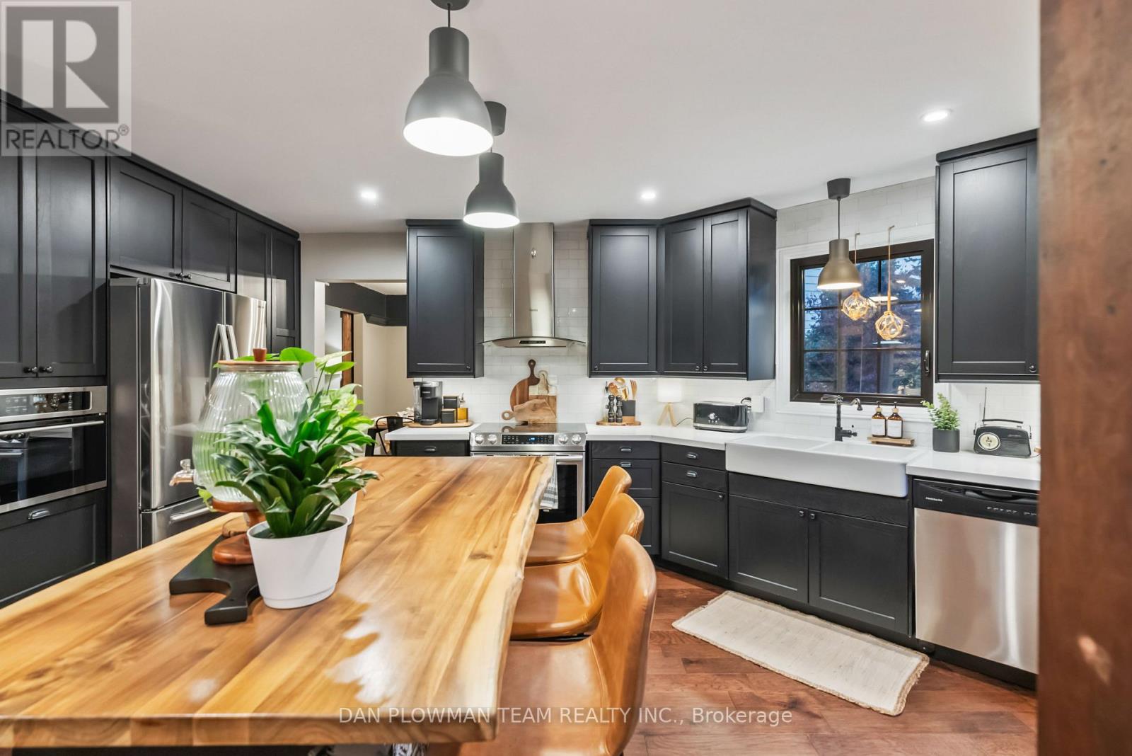 21 Woodlawn Court, Whitby, Ontario  L1N 6R4 - Photo 10 - E12578102