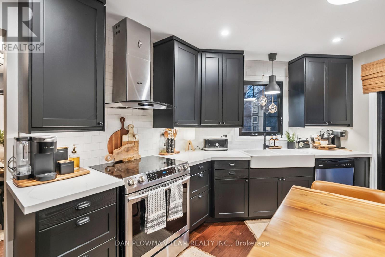 21 Woodlawn Court, Whitby, Ontario  L1N 6R4 - Photo 12 - E12578102