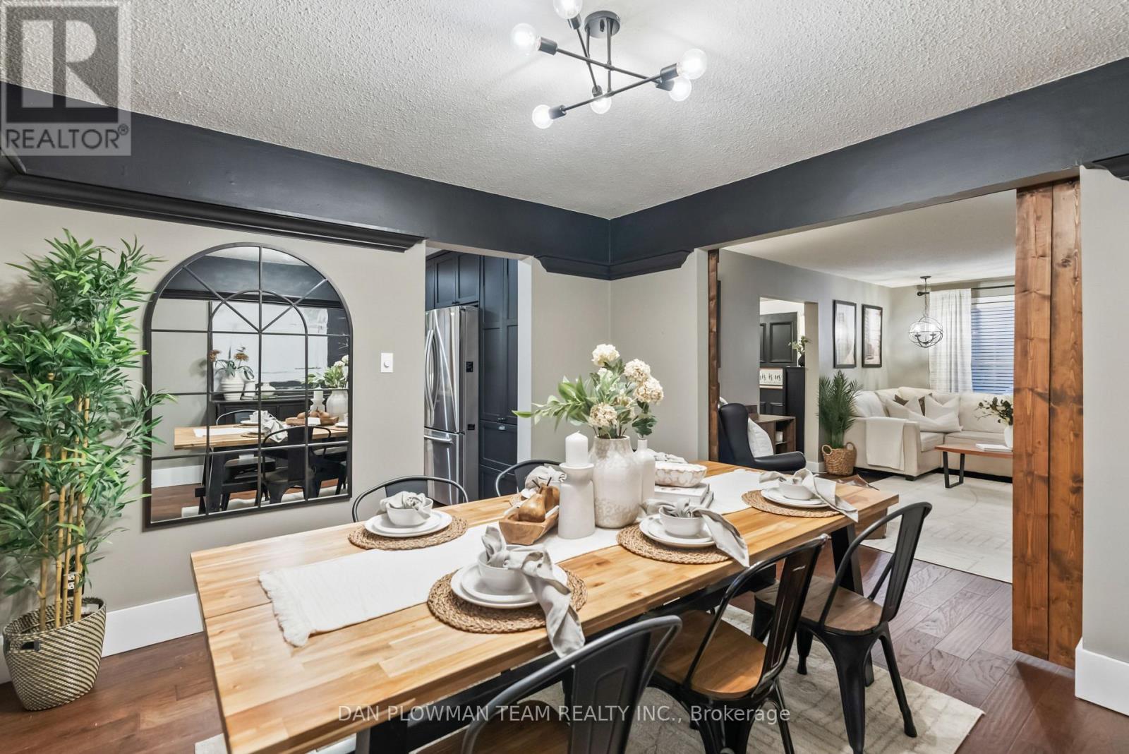 21 Woodlawn Court, Whitby, Ontario  L1N 6R4 - Photo 14 - E12578102