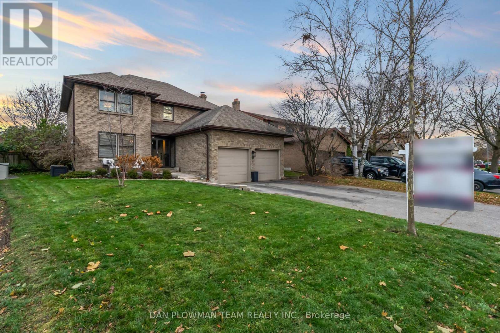 21 Woodlawn Court, Whitby, Ontario  L1N 6R4 - Photo 2 - E12578102