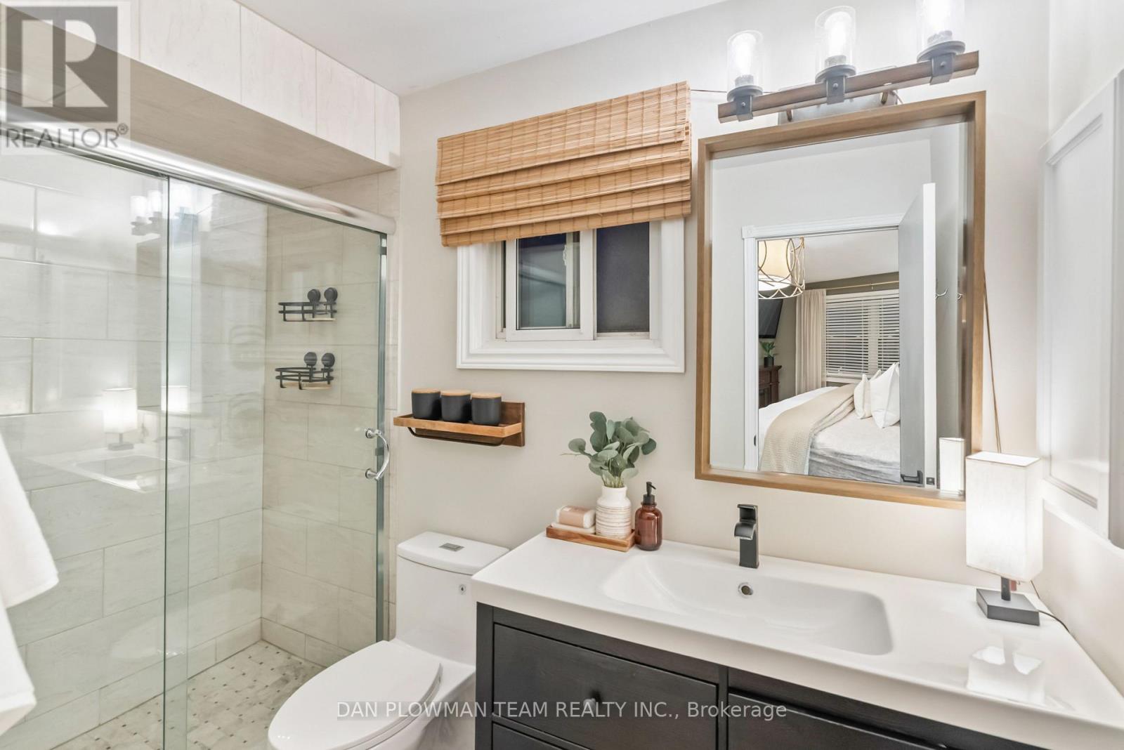 21 Woodlawn Court, Whitby, Ontario  L1N 6R4 - Photo 23 - E12578102