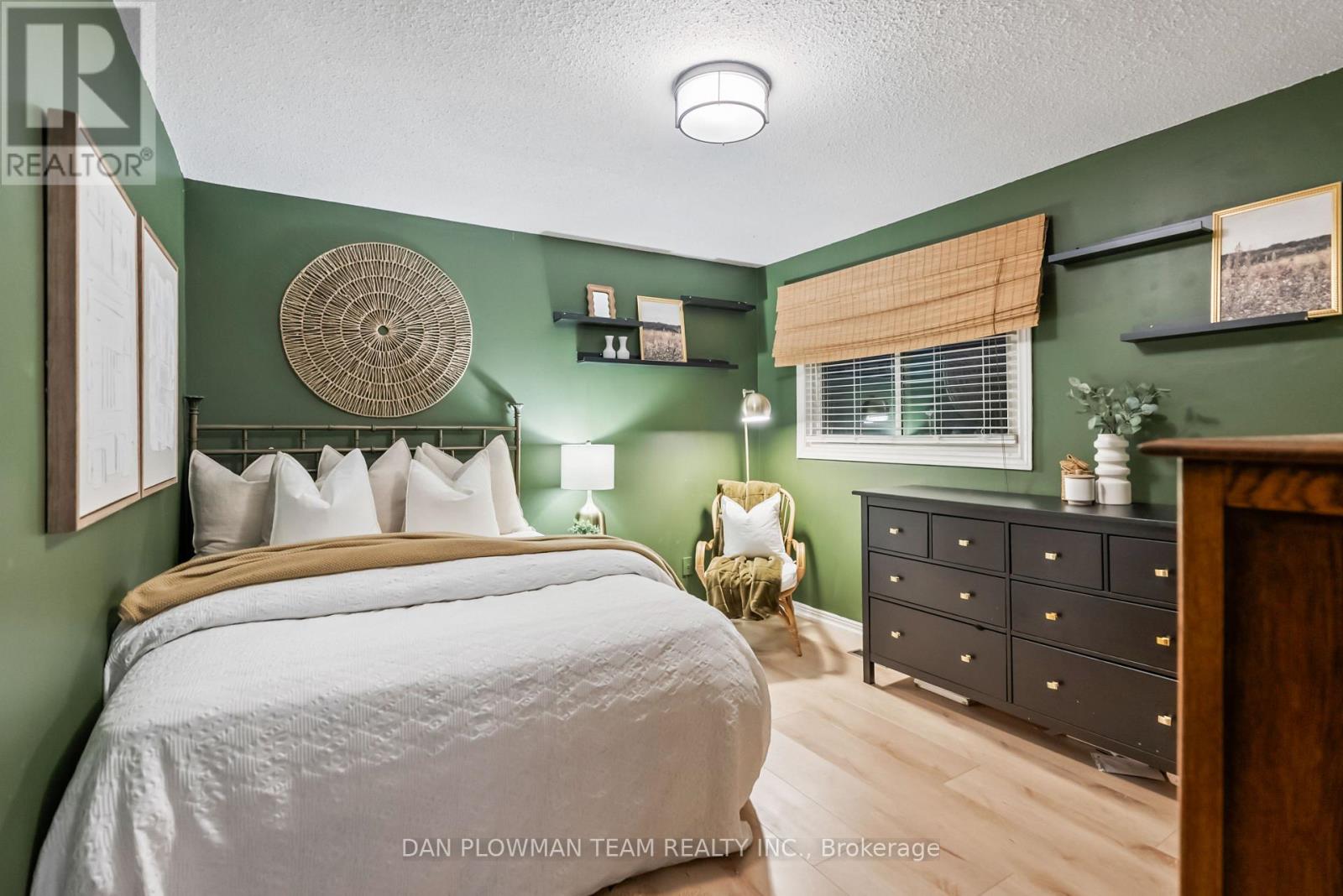 21 Woodlawn Court, Whitby, Ontario  L1N 6R4 - Photo 30 - E12578102