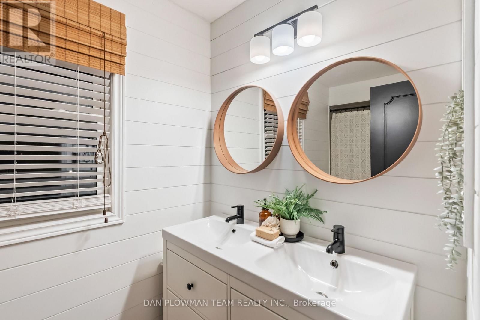 21 Woodlawn Court, Whitby, Ontario  L1N 6R4 - Photo 31 - E12578102