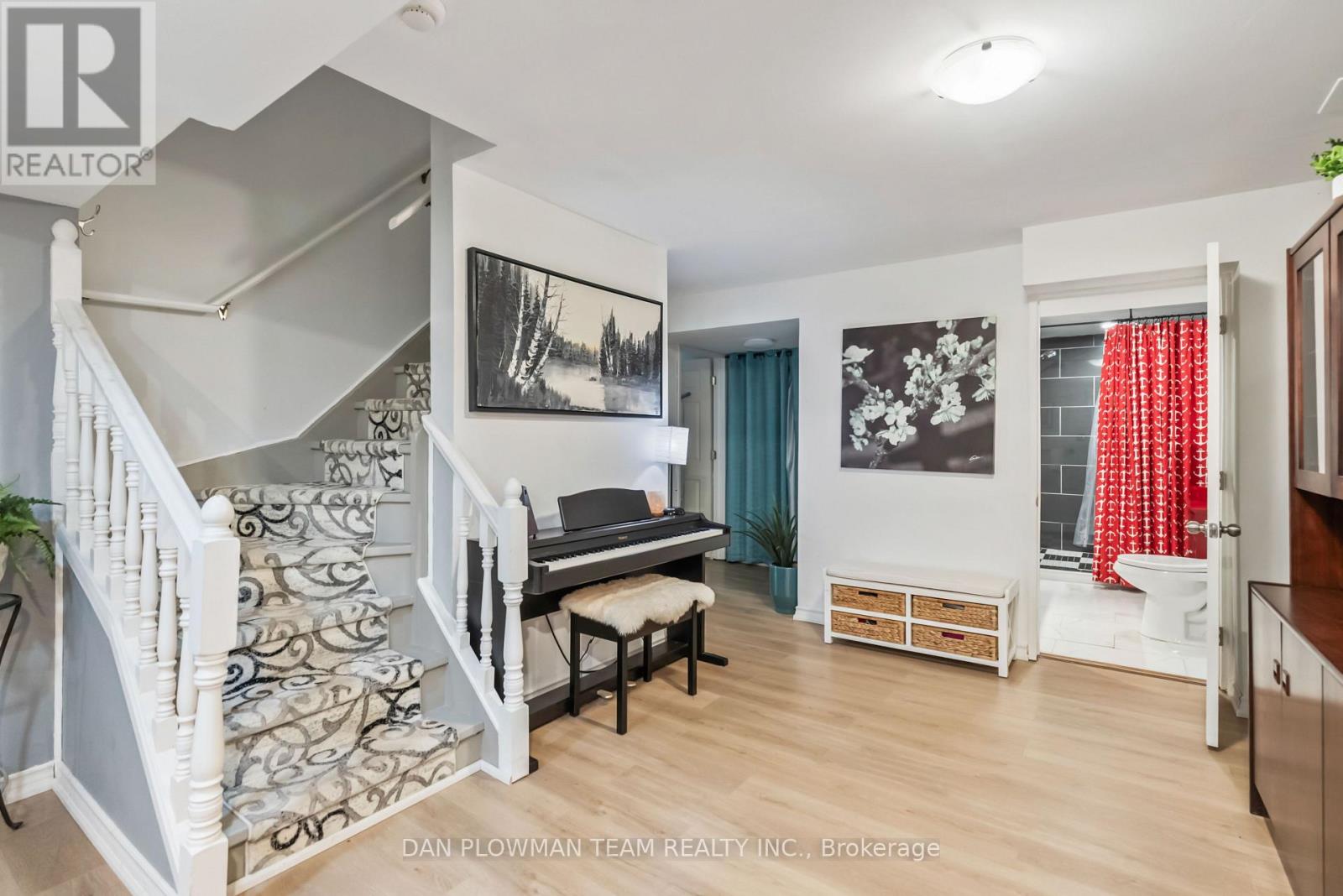 21 Woodlawn Court, Whitby, Ontario  L1N 6R4 - Photo 33 - E12578102