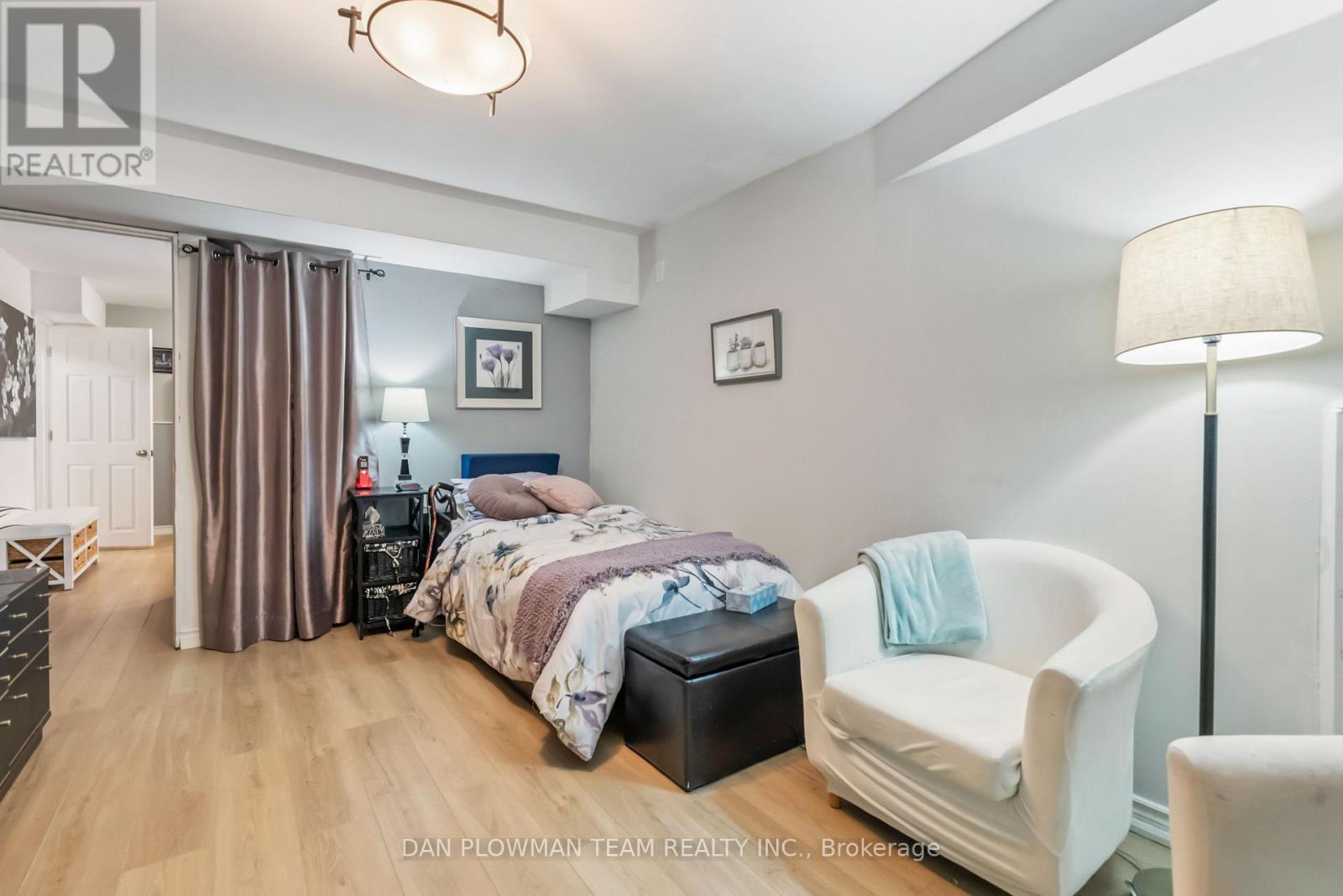 21 Woodlawn Court, Whitby, Ontario  L1N 6R4 - Photo 38 - E12578102