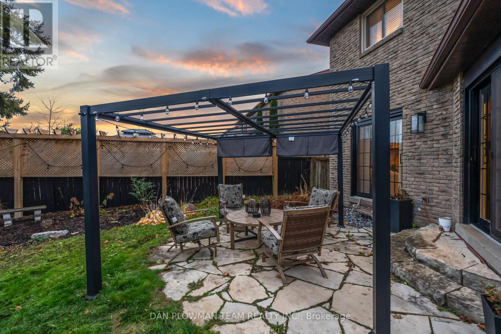 21 Woodlawn Court, Whitby, Ontario  L1N 6R4 - Photo 47 - E12578102