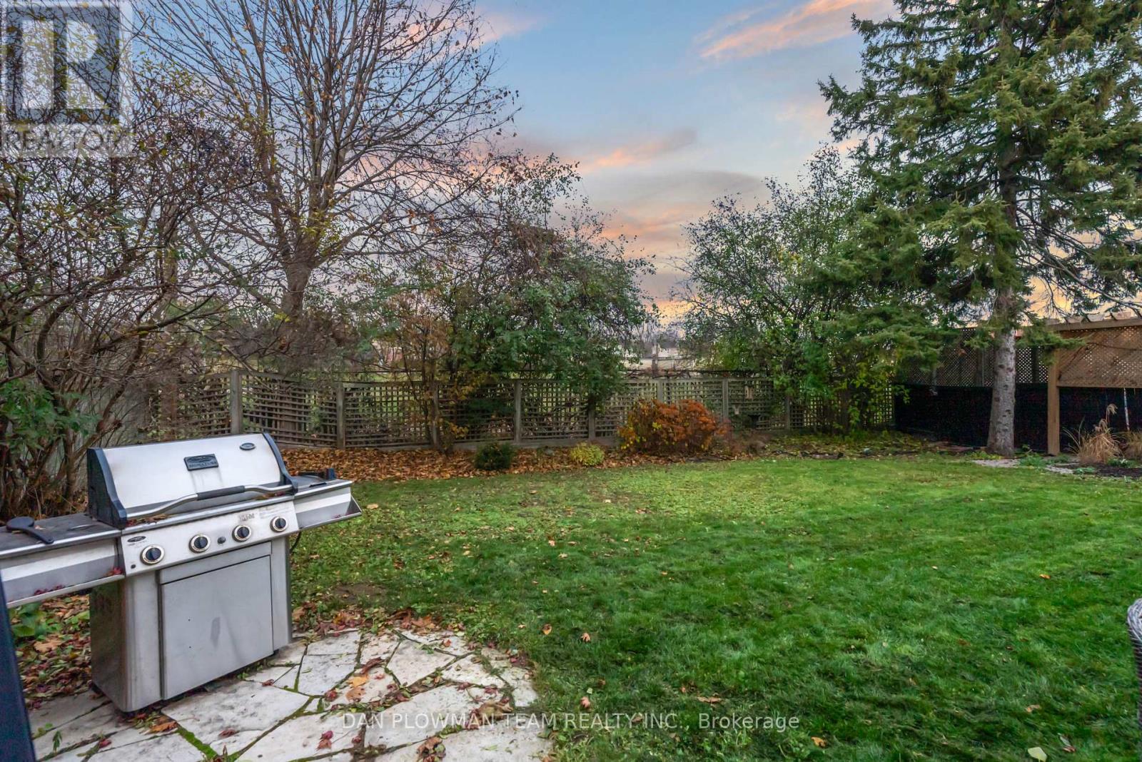 21 Woodlawn Court, Whitby, Ontario  L1N 6R4 - Photo 48 - E12578102