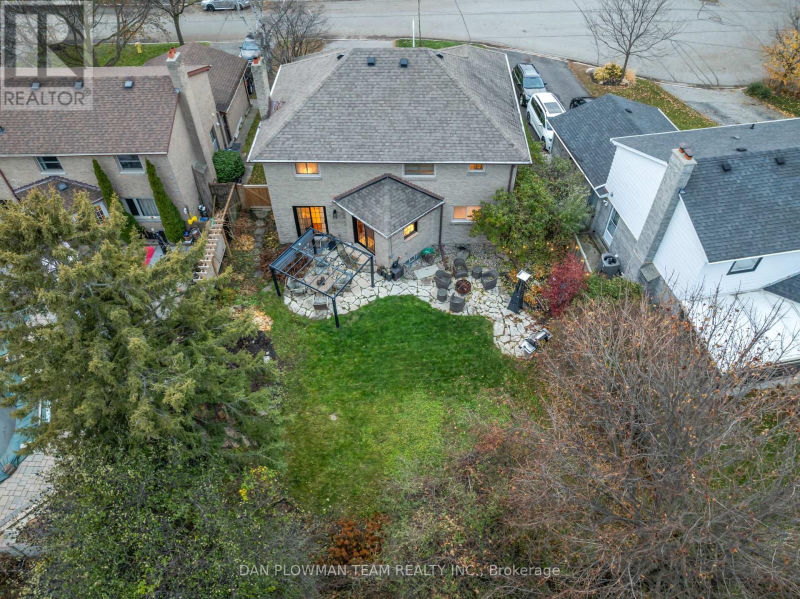 21 Woodlawn Court, Whitby, Ontario  L1N 6R4 - Photo 49 - E12578102