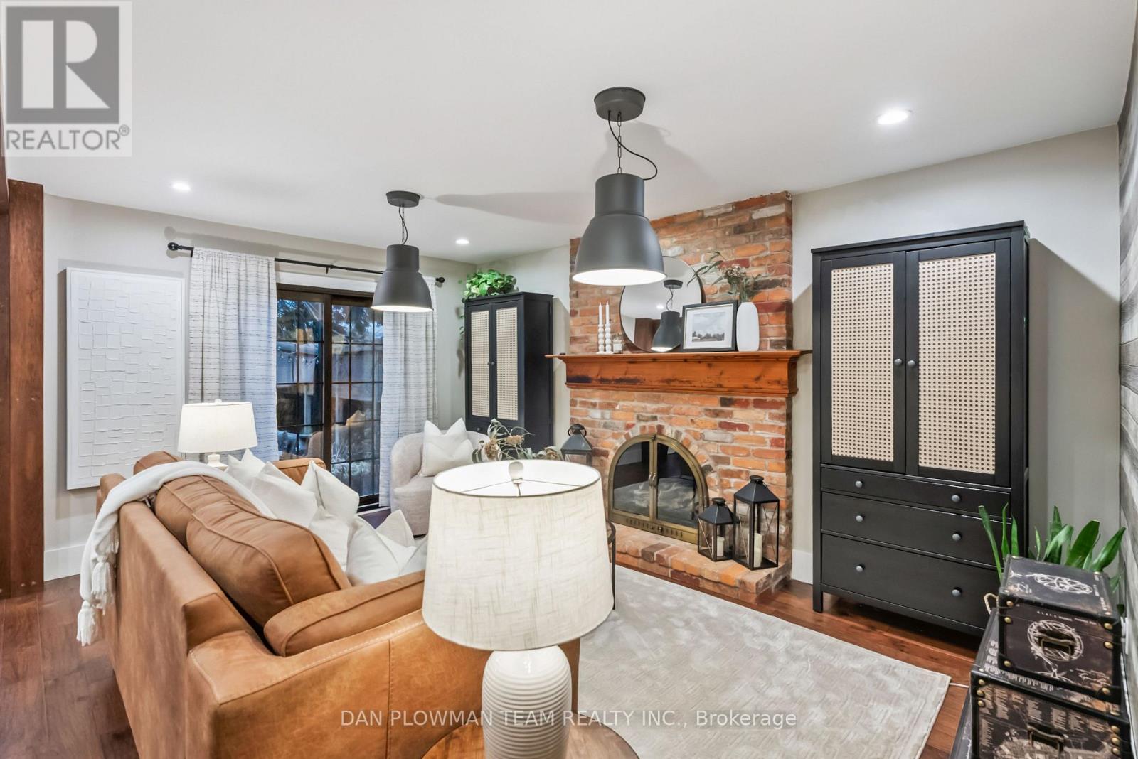 21 Woodlawn Court, Whitby, Ontario  L1N 6R4 - Photo 6 - E12578102