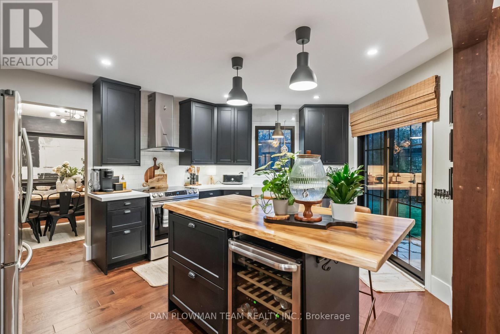 21 Woodlawn Court, Whitby, Ontario  L1N 6R4 - Photo 9 - E12578102