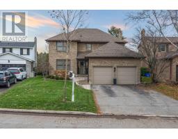 21 WOODLAWN COURT, Whitby, Ontario