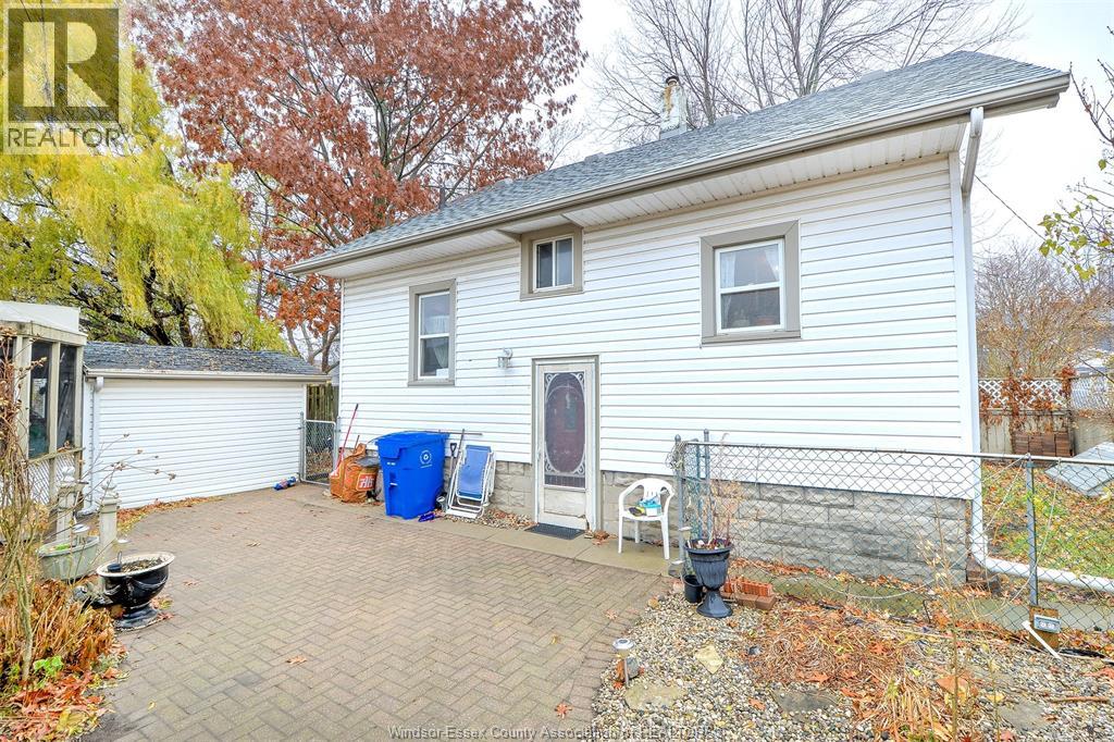 18 Montgomery, Leamington, Ontario  N8H 1A3 - Photo 5 - 25030616