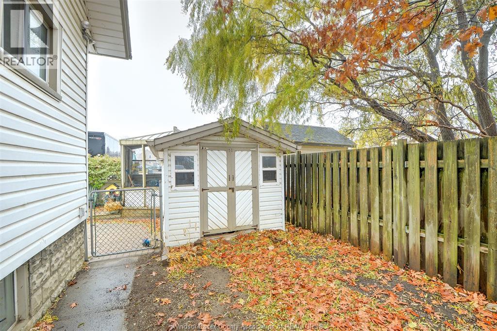 18 Montgomery, Leamington, Ontario  N8H 1A3 - Photo 4 - 25030616