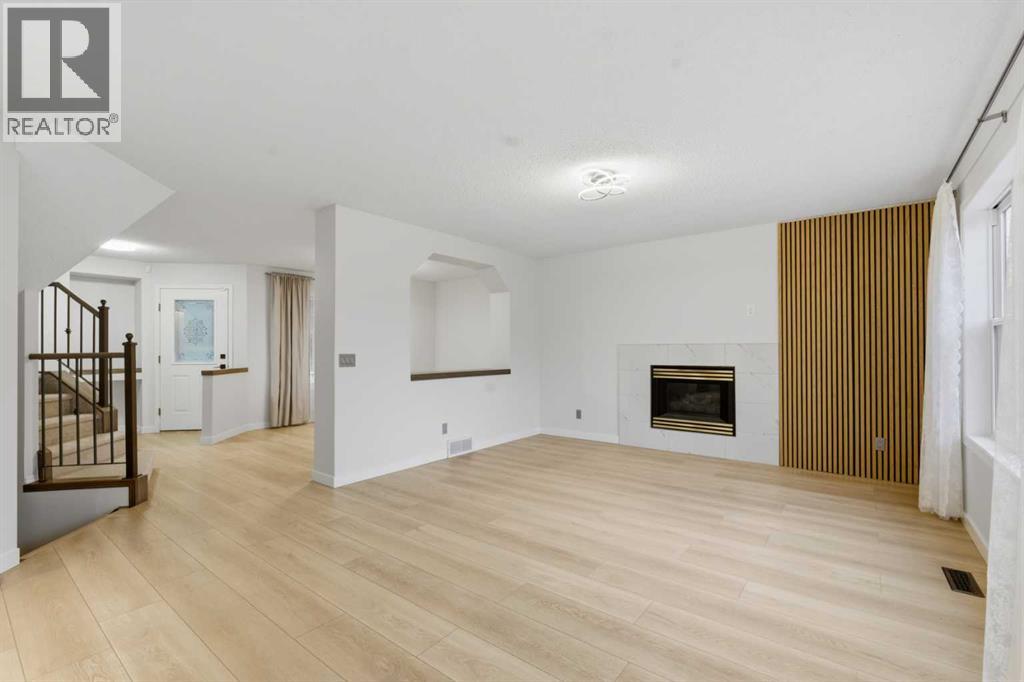 210 Douglas Glen Point Se, Calgary, Alberta  T2Z 3G2 - Photo 9 - A2271386