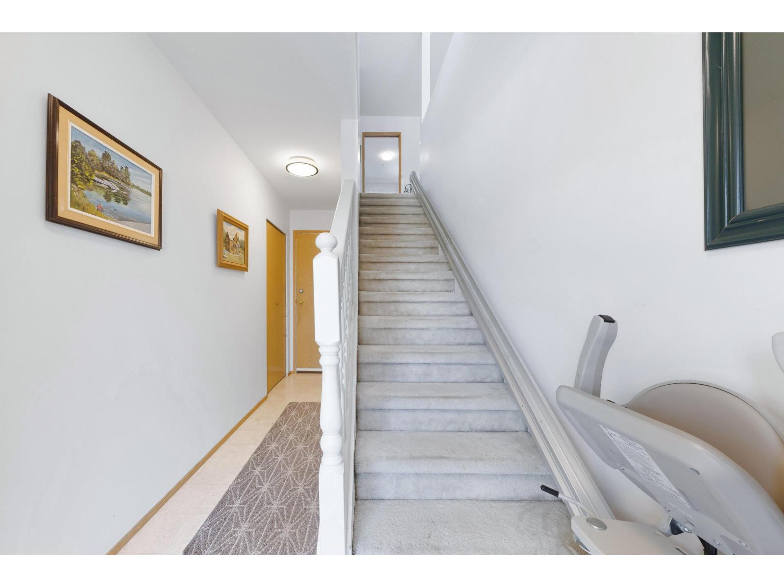 15852 100 Avenue, Surrey, British Columbia V4N 2B3 - Photo 3 - R3069609