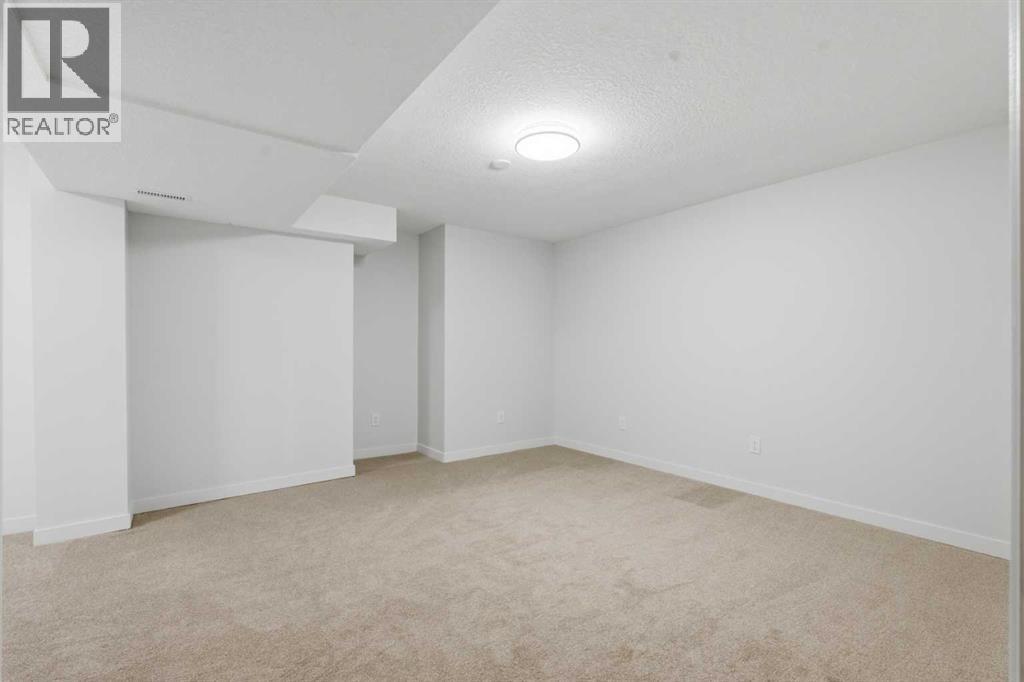 210 Douglas Glen Point Se, Calgary, Alberta  T2Z 3G2 - Photo 33 - A2271386