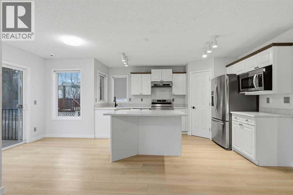 210 Douglas Glen Point Se, Calgary, Alberta  T2Z 3G2 - Photo 13 - A2271386