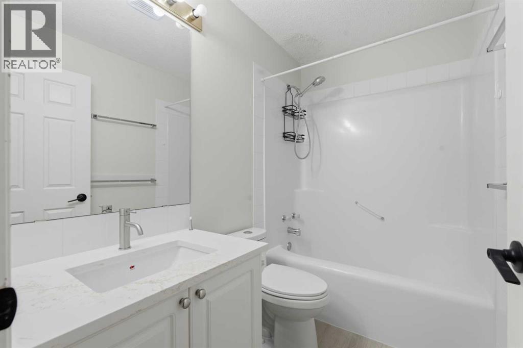 210 Douglas Glen Point Se, Calgary, Alberta  T2Z 3G2 - Photo 28 - A2271386