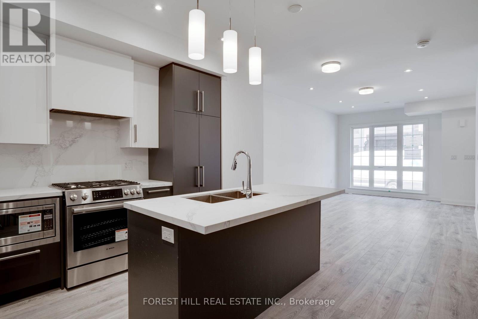 16 Chesley Street, Vaughan, Ontario  L4J 0M1 - Photo 4 - N12578068